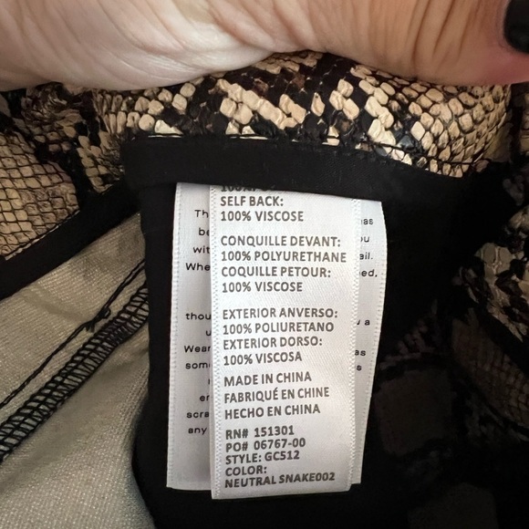 Good American Good Classic Faux Snake Skin Faux Leather Pants - Picture 7 of 7